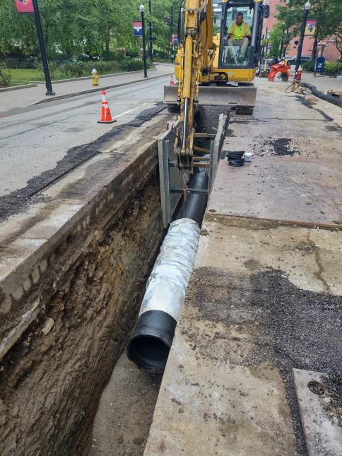 Crews install new water main on Forbes Avenue in The Bluff